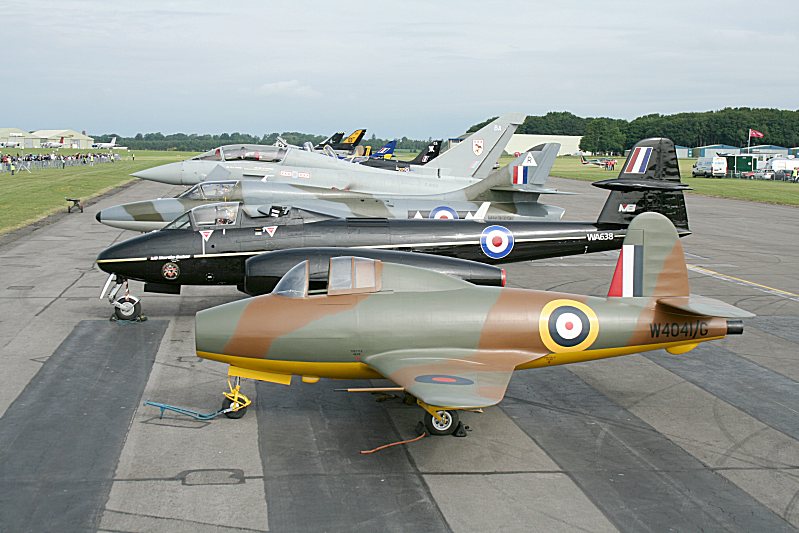 http://www.flankers-site.co.uk/misc_pics/e28-39 lineup.jpg